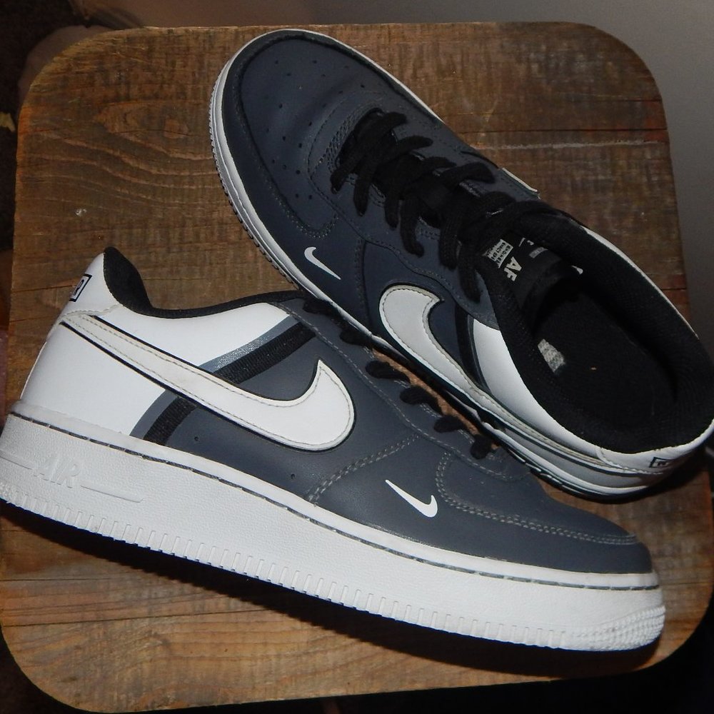 Nike Air Force 1 LV8 Dark Grey